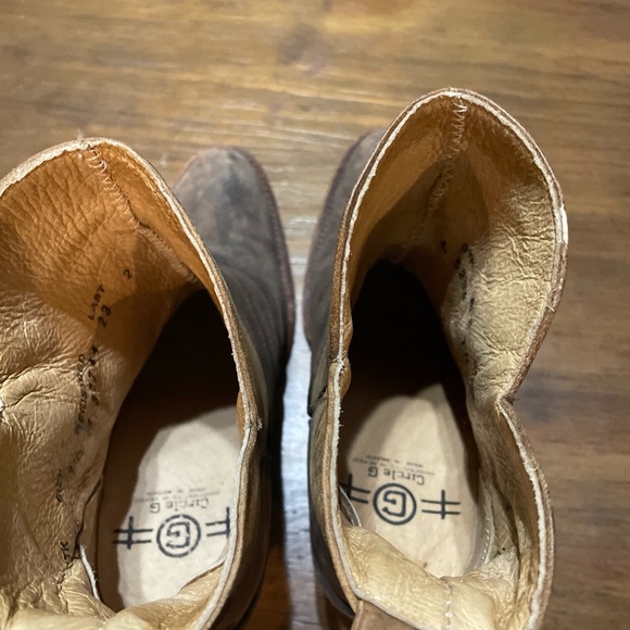 Corral Women's Boots Circle G by Corral Distressed Chocolate Ankle Boots 7.5 - Picture 5 of 9